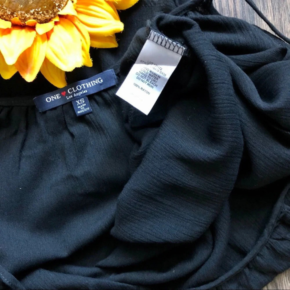 🌻5/$25🌻ONE CLOTHING Open Shoulder Top X-SMALL - Picture 7 of 7